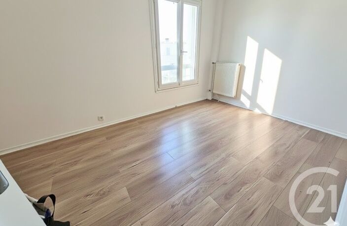 T3 — photo 3