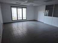 LOCAL PROFESSIONNEL 70m² — photo 3