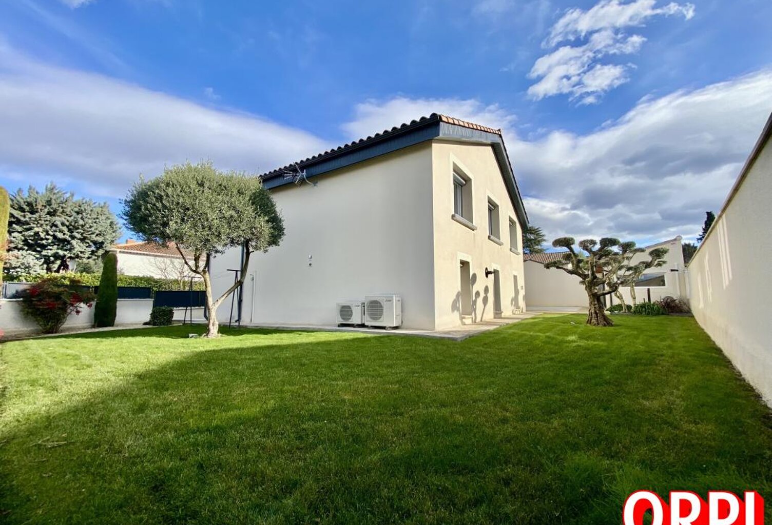 Maison contemporaine avec piscine à Saint Didier — photo 1