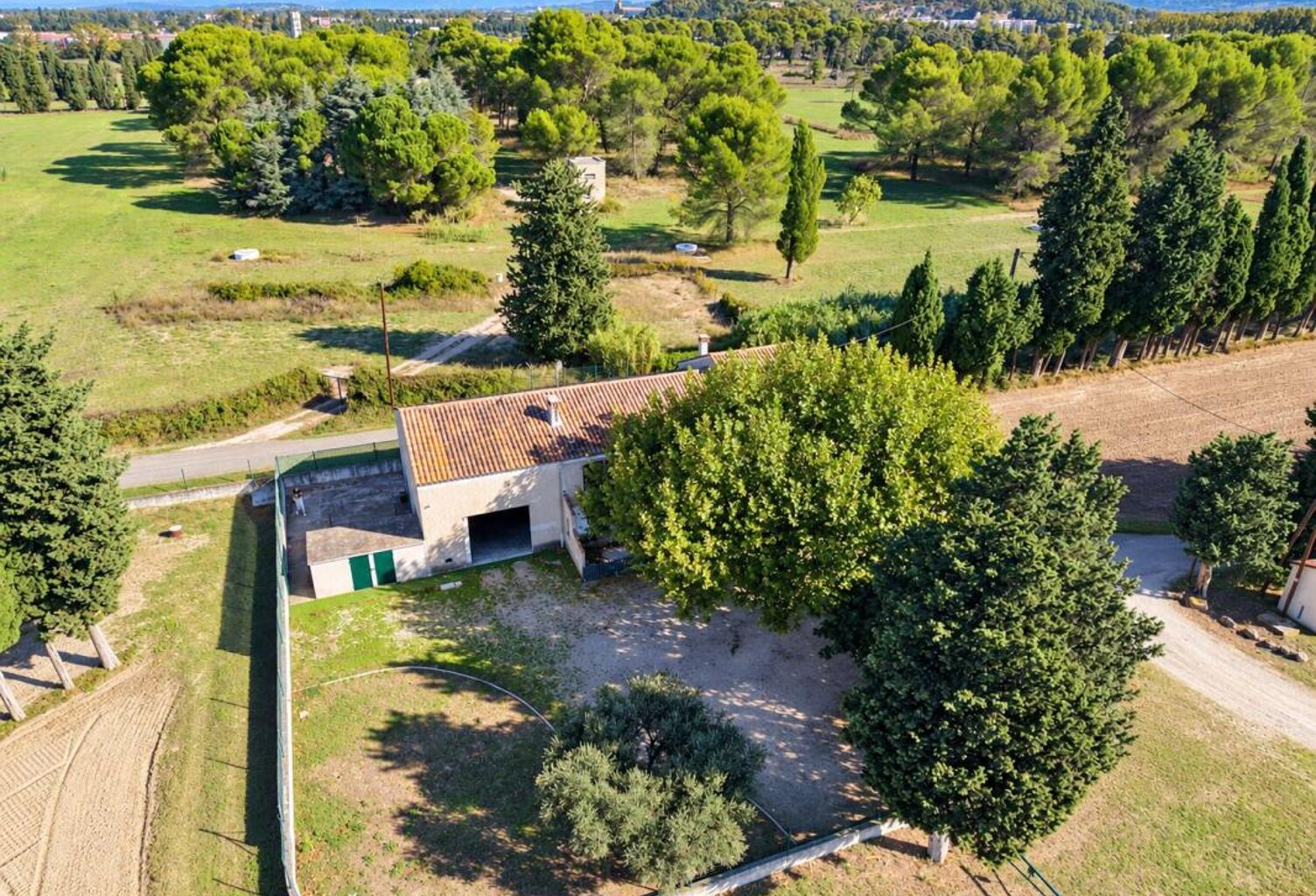 MAISON 5 CHAMBRES – ENVIRONNEMENT PRIVILÉGIÉ – VUE DÉGAGÉE – PLUS DE 1,6 HECTARE DE TERRAIN — photo 1