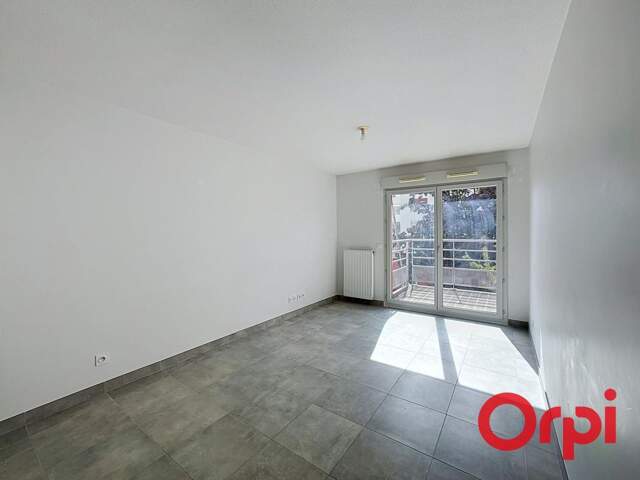 Appartement À Louer - T3 avec Garage Pierre Bénite — photo du bien