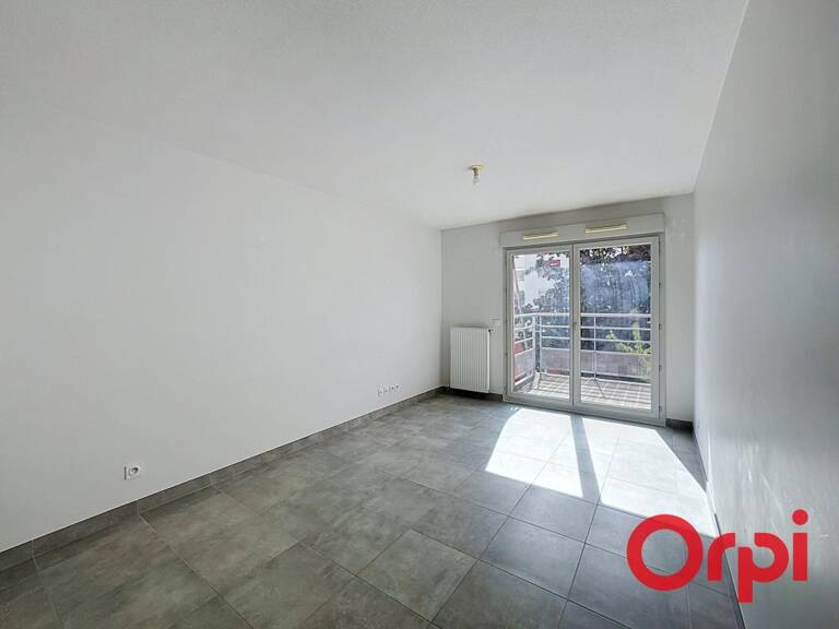 Appartement À Louer - T3 avec Garage Pierre Bénite — photo 1