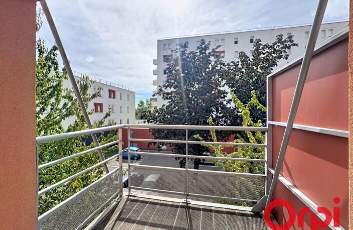 Appartement À Louer - T3 avec Garage Pierre Bénite — photo 2