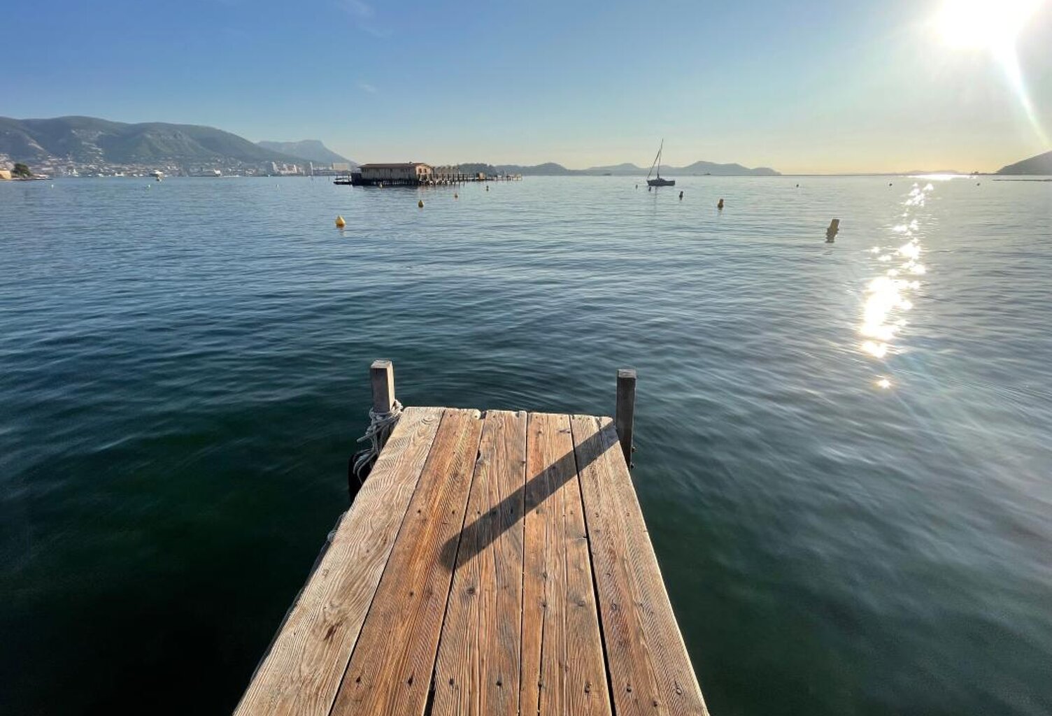 A VENDRE LA SEYNE SUR MER 83500 QUARTIER BALAGUIER LAISON DE PÊCHEURS LES PIEDS DANS L'EAU VUE MER EXCEPTIONNELLE — photo 1