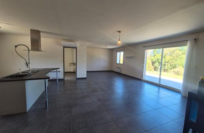 À vendre – Maison individuelle de plain-pied avec 5 chambres et dépendance à Castres — photo 2