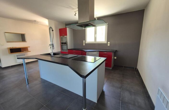 À vendre – Maison individuelle de plain-pied avec 5 chambres et dépendance à Castres — photo 4