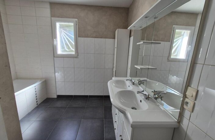 À vendre – Maison individuelle de plain-pied avec 5 chambres et dépendance à Castres — photo 5