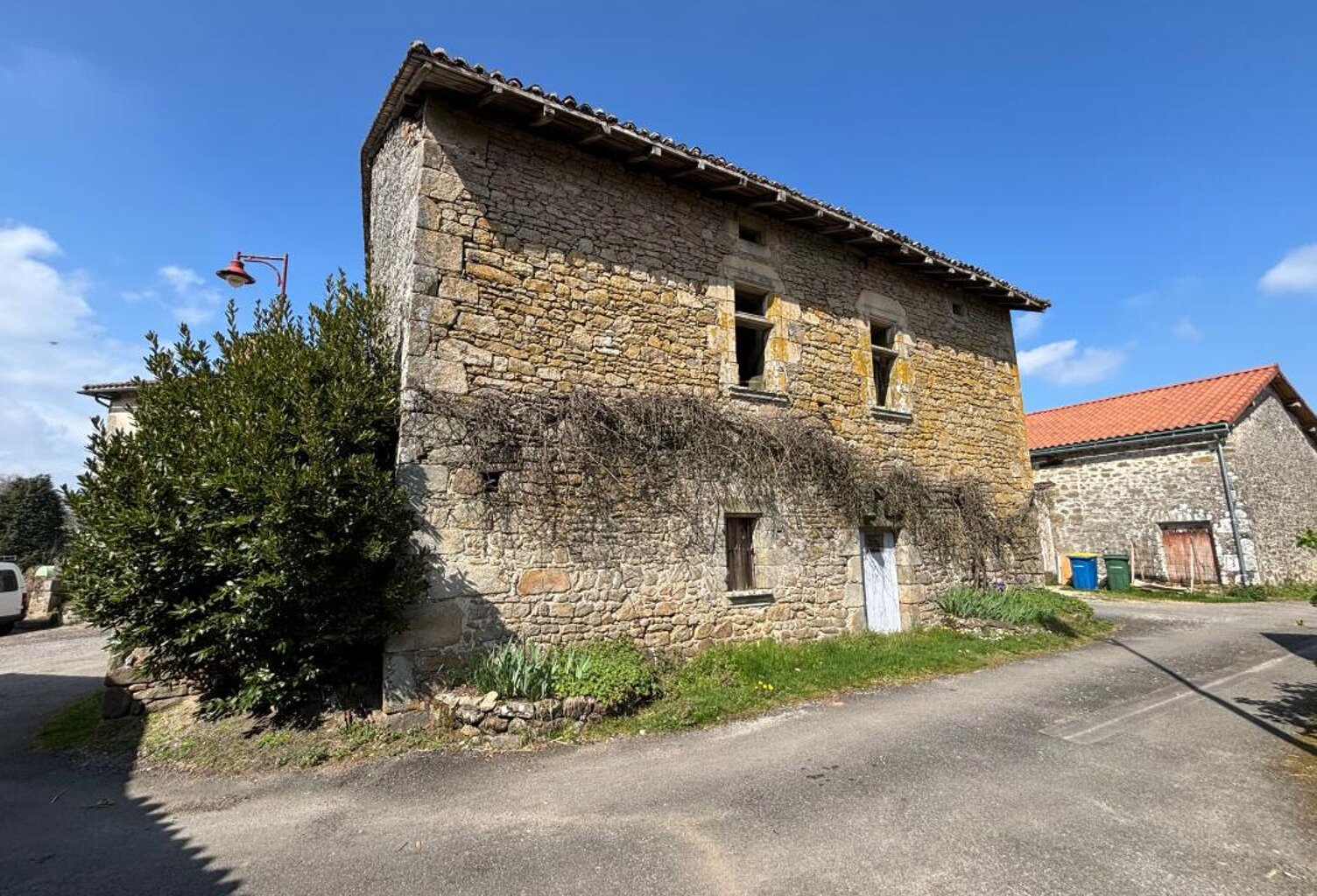 📍 À SAINT-GENCE – GRANGE À SAISIR POUR INVESTISSEURS ASTUCIEUX 🔑💼 — photo 1