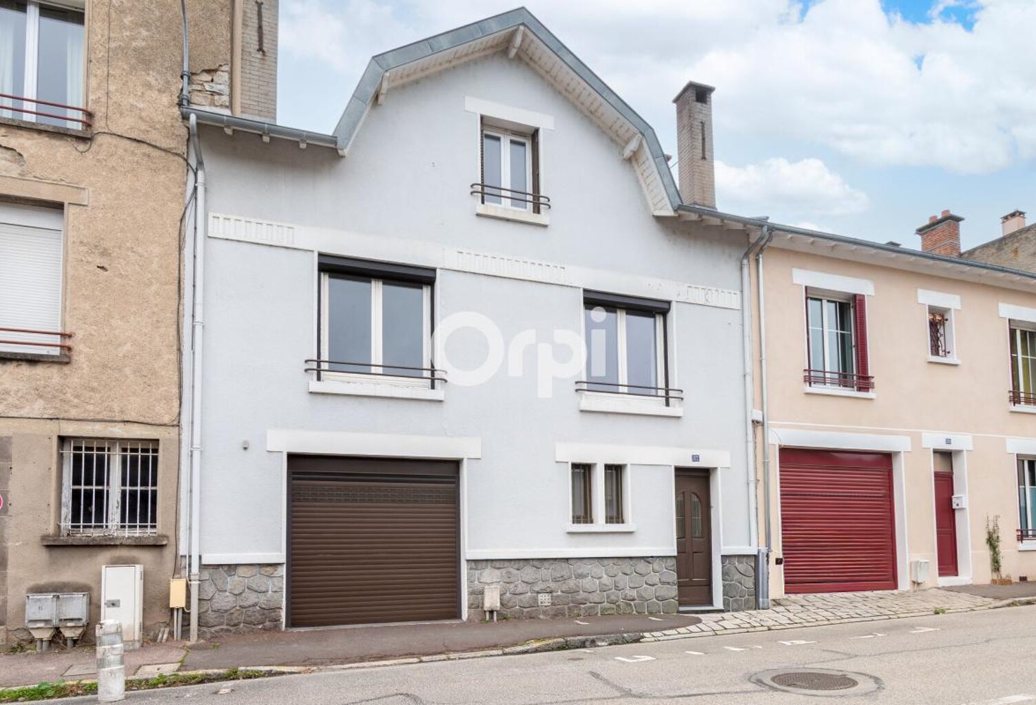 UNE MAISON DE VILLE… AVEC UN VRAI COIN DE VERDURE 🌿 — photo 1