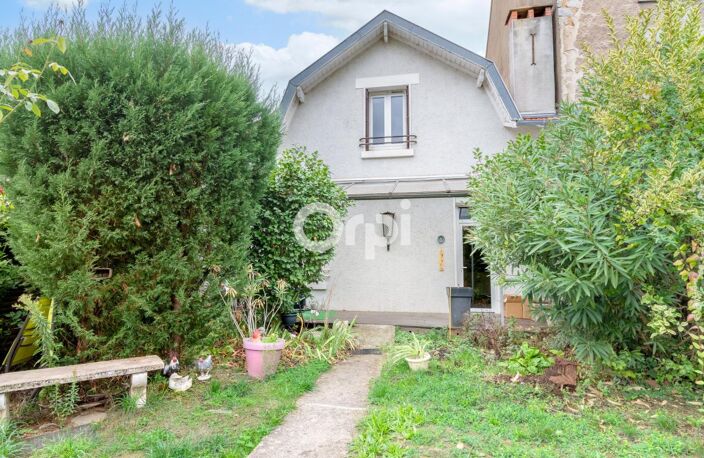UNE MAISON DE VILLE… AVEC UN VRAI COIN DE VERDURE 🌿 — photo 2