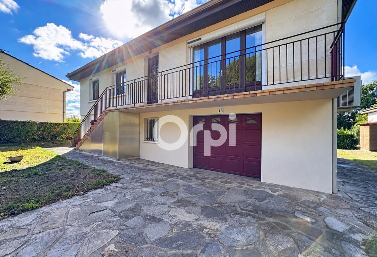 À VENDRE – Maison 4 chambres avec sous-sol complet et agréable jardin à Limoges — photo 1