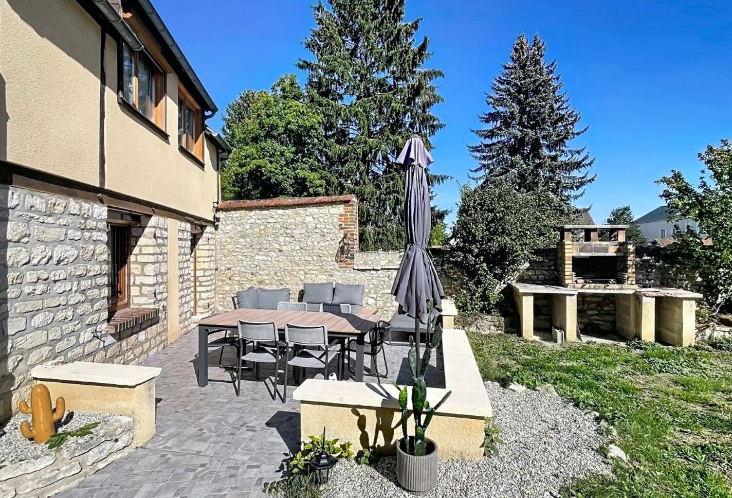 Maison familiale 4 chambres Coup de Cœur entièrement rénovée avec le charme de l'ancien — photo 1
