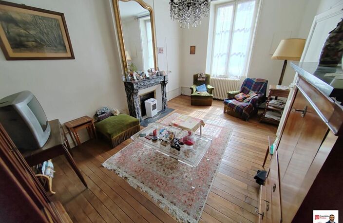 Exclu : CHÂTEAUROUX, MAISON BOURGEOISE, GRAND JARDIN ET BEAU POTENTIEL — photo 2