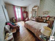 Exclu : CHÂTEAUROUX, MAISON BOURGEOISE, GRAND JARDIN ET BEAU POTENTIEL — photo 4