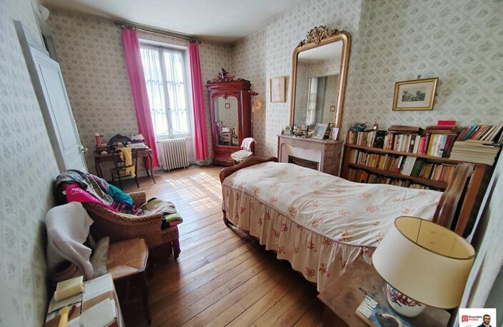 Exclu : CHÂTEAUROUX, MAISON BOURGEOISE, GRAND JARDIN ET BEAU POTENTIEL — photo 4