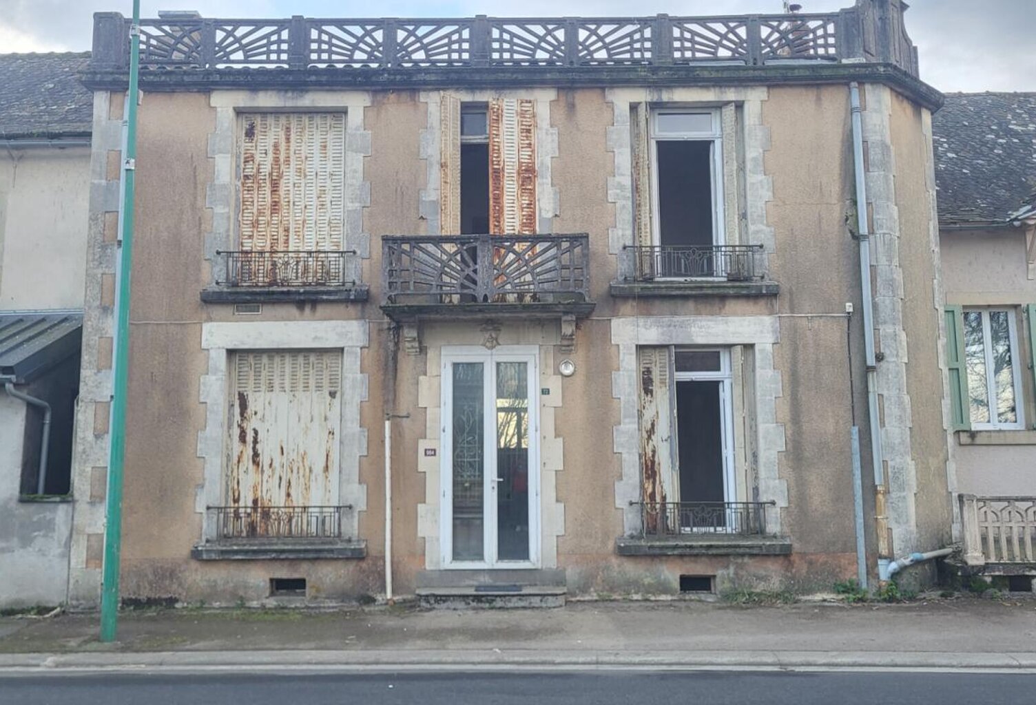 Maison Lanuejouls 9 pièce(s) 190 m2 — photo 1