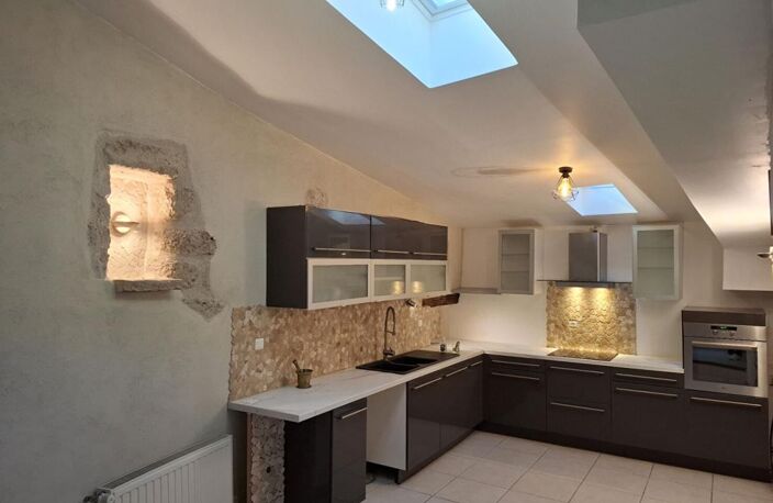 Pays de Forcalquier Pierrerue 04300 Maison de village atypique de 106 m² 225 000 — photo 4