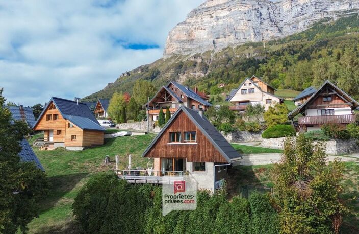 Plateau des Petites Roches (38660) - Chalet avec vue Belledonne - 3 chambres -jardin-  parking — photo 4