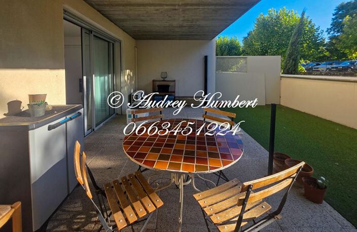 EXCLUSIVITE à VOLX, APPARTEMENT T2, 41 m², dans résidence récente avec parking, ascenseur et piscine — photo 2
