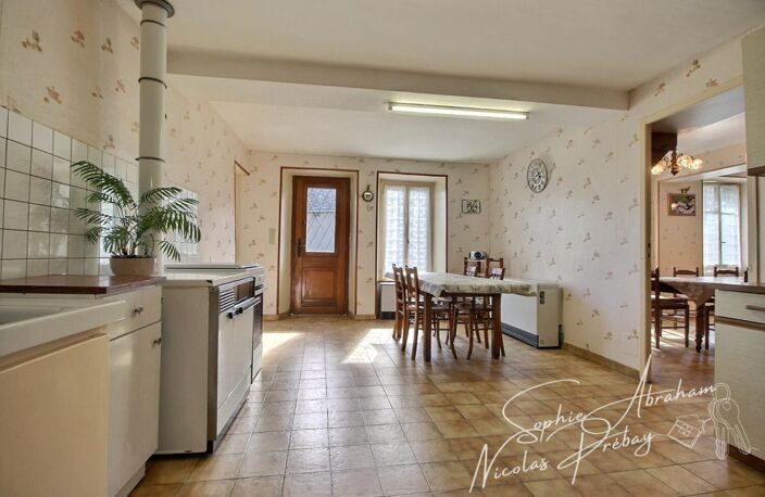 Rare ! Fermette avec dépendances et 7900 m² de terrain environ — photo 4