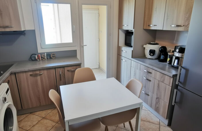 BEL APPARTEMENT 3 PIÈCES, LUMINEUX ET TRAVERSANT — photo 2