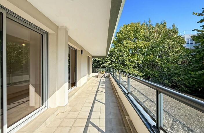 Appartement Clermont-ferrand 3 pièce(s) 84 m2 - Grande terrasse au calme et sans vis à visb — photo 2