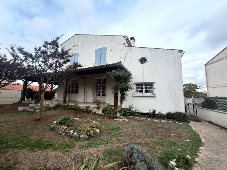 Au coeur de Saujon ? Maison familiale de 133 m2 avec 402 m2 terrain à rénover — photo 1