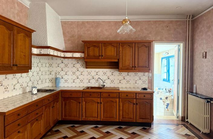 Au coeur de Saujon ? Maison familiale de 133 m2 avec 402 m2 terrain à rénover — photo 5
