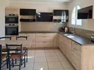 Maison de plain-pied - 4 chambres, piscine, jardin et garage à Ambès (33810) — photo 4