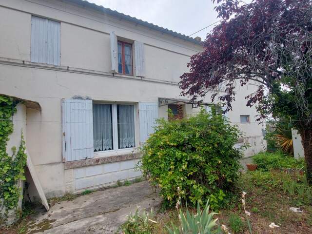 Maison  pierre Saint Estephe 7 pièce(s) 125 m2 — photo du bien