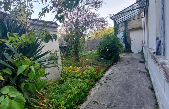 Maison  pierre Saint Estephe 7 pièce(s) 125 m2 — photo 2