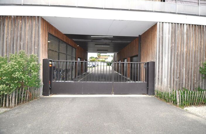 PARKING PRIVE ET SECURISE A AIGUILLON — photo 3