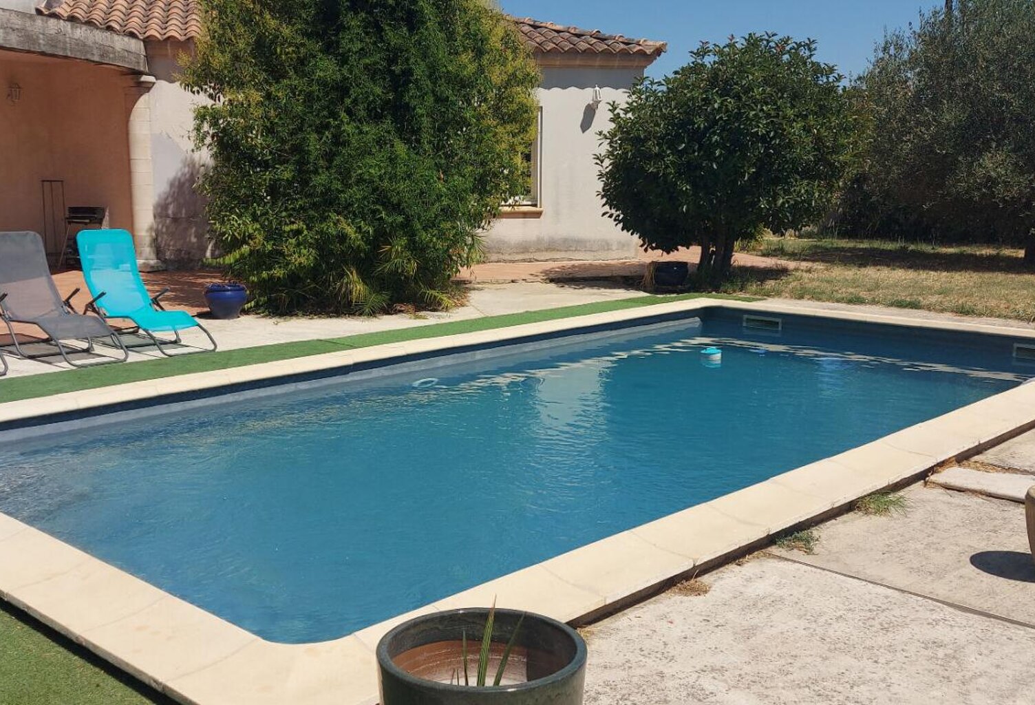 GARD. 30. GENERAC. Belle maison de 184 m2 de plain-pied sur terrain arboré de 1264 m² avec piscine — photo 1