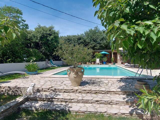 GARD. 30.NIMES. Quartier La Cigale. Maison de 120 m2 sur terrain arboré de 1250 m² avec Piscine Dépendance Capitelle — photo du bien