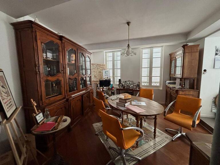 SAINTES appartement  163 m2 Plein centre — photo 1