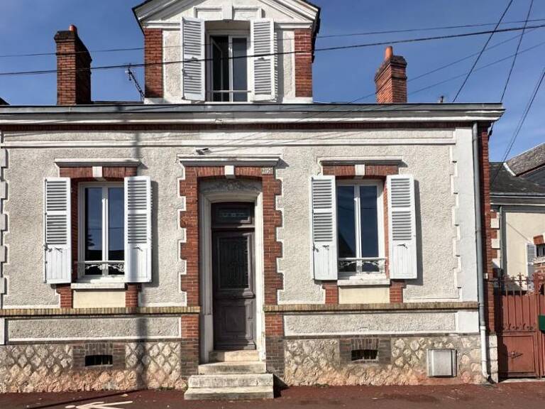 A 5 mn de la gare  de MONTARGIS et 1h de la gare Paris/Bercy - A VENDRE MAISON de VILLE de 90 m2, JARDIN — photo 1