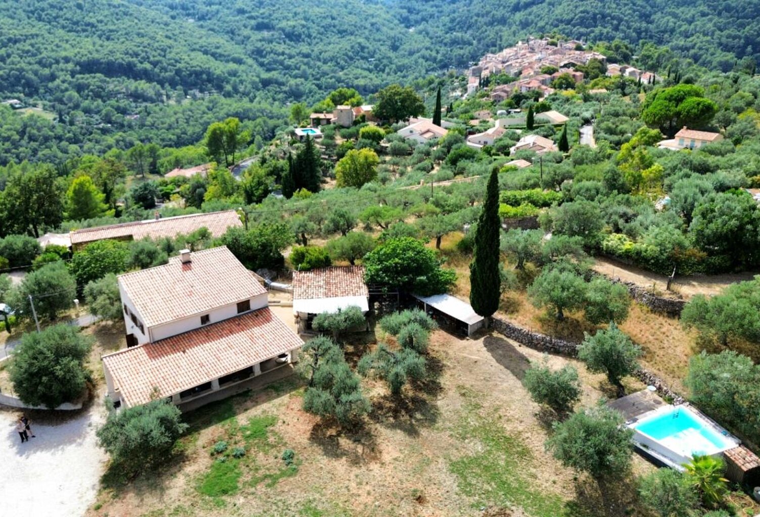 Maison de caractère avec ancienne chapelle, dépendance et terrain de plus de 5 000 m² — photo 1
