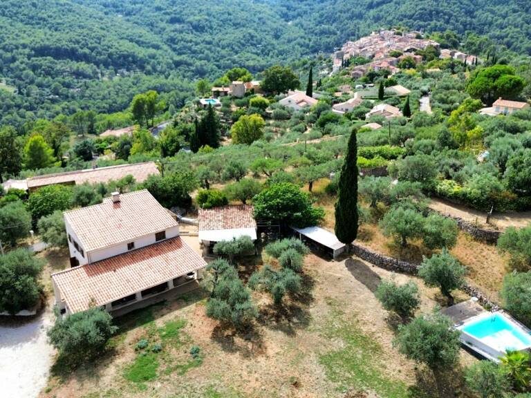 Maison de caractère avec ancienne chapelle, dépendance et terrain de plus de 5 000 m² — photo 1
