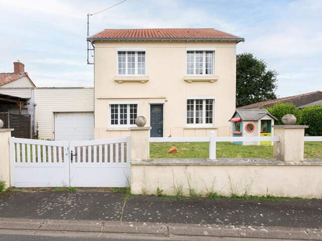 Maison Sèvremoine 5 P . 3 Chs . Bureau . 133.67 M² . T 315 M² . Garage — photo du bien