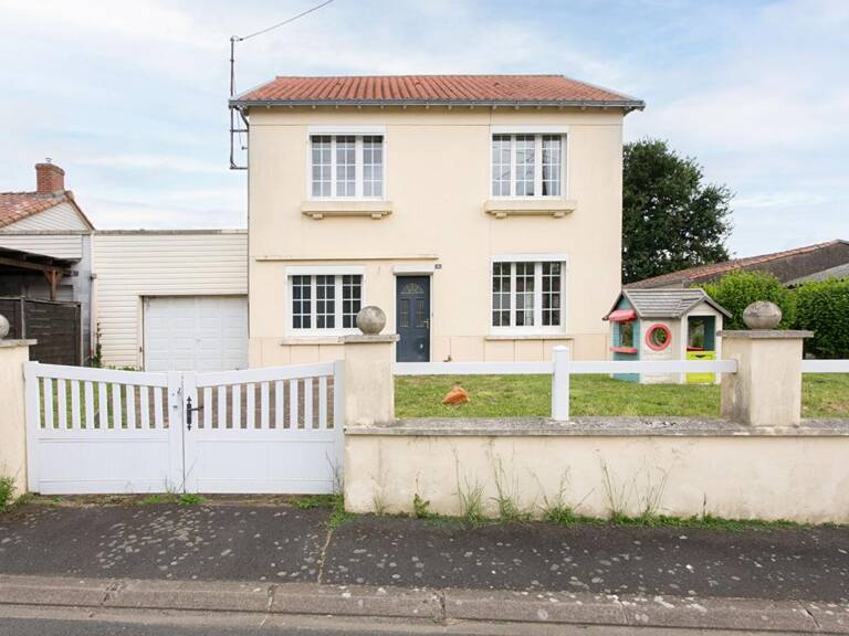 Maison Sèvremoine 5 P . 3 Chs . Bureau . 133.67 M² . T 315 M² . Garage — photo 1