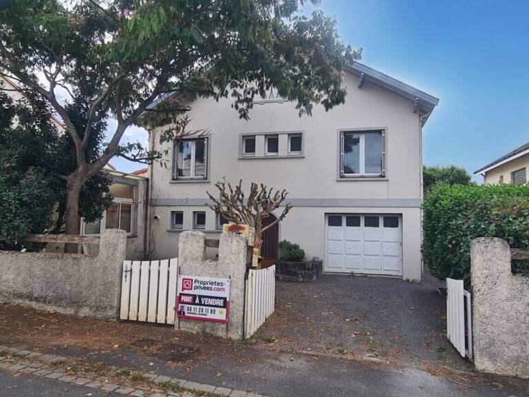 Maison Gorges Centre 8 P . 4 Chs . 174.34 M² . T 575 M² . Garage . Cave . Balcon — photo 1