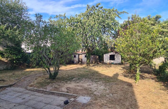 Maison Gorges Centre 8 P . 4 Chs . 174.34 M² . T 575 M² . Garage . Cave . Balcon — photo 3