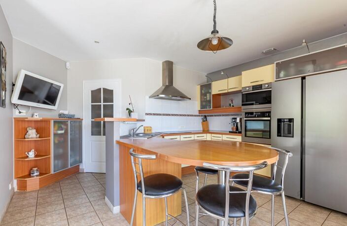 Maison Mouzillon 6 P . 4 Chs . Bureau . 177.85 M² . Double garages . T 1153 M² . Sous-sol — photo 4
