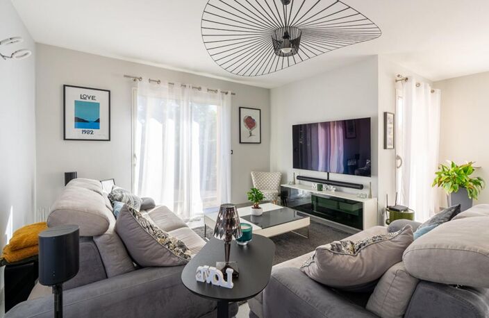 Maison Gorges 5 P . 4 Chs . 121.85 M² . T 883 M² . Garage . Piscine . Terrasses . Abri voiture — photo 3