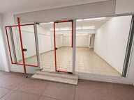 Local / Garage en centre-ville -  Saint Raphael - — photo 2