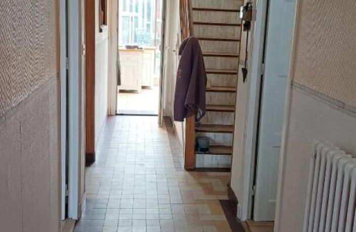 MAISON avec Jardin et Dependances — photo 4