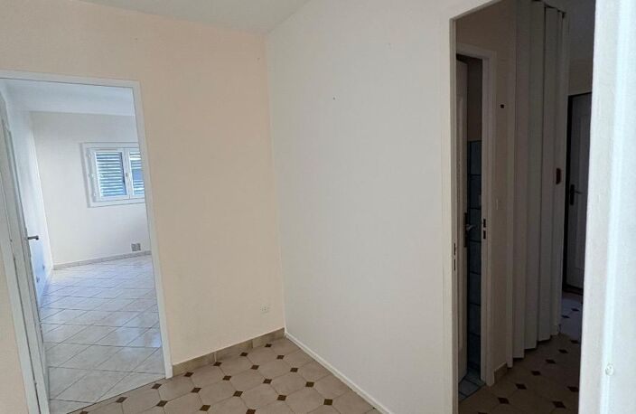 Location appartement 3 pièces 65 m² à Draguignan (83300) — photo 3