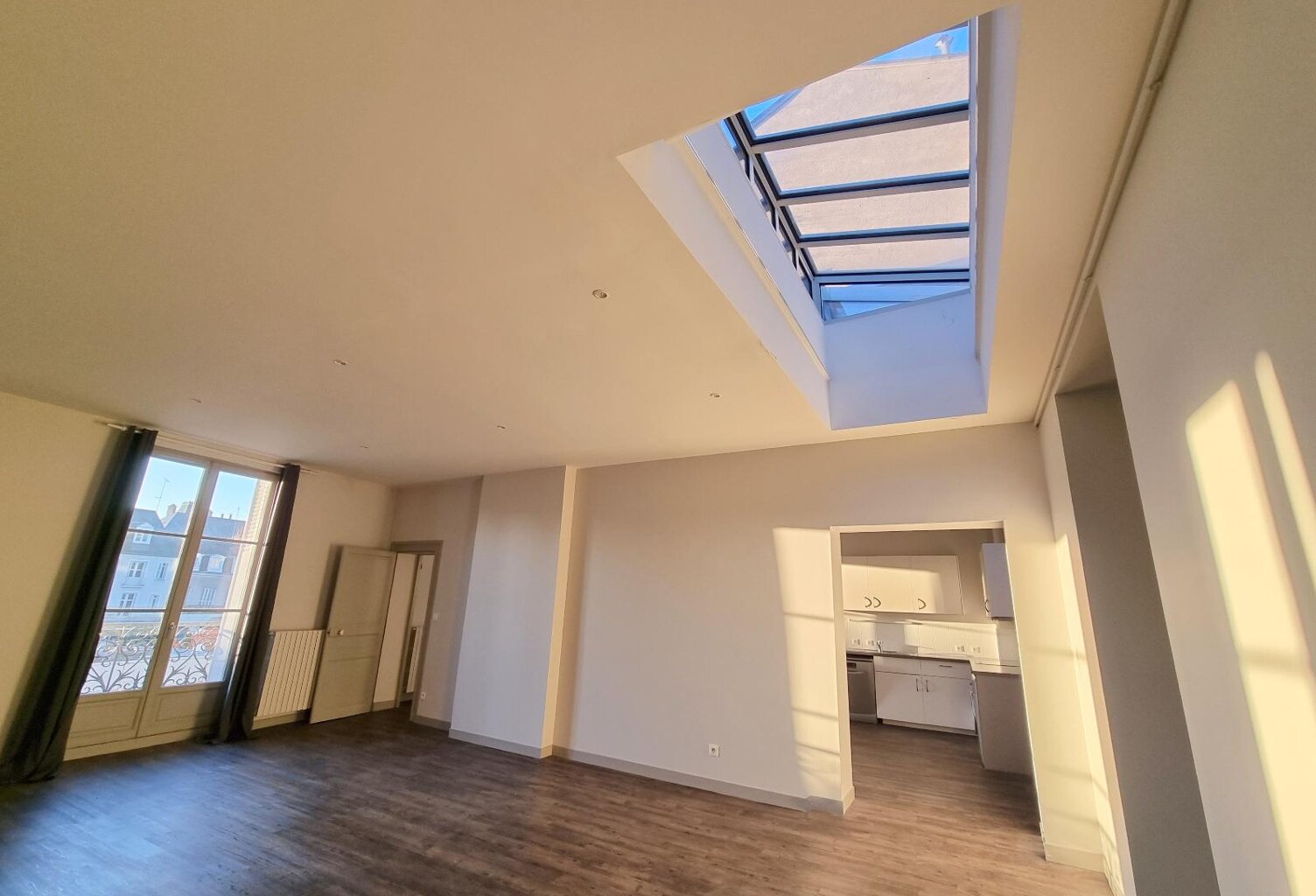 Location appartement 3 pièces 120 m² à Tours (37000) — photo 1