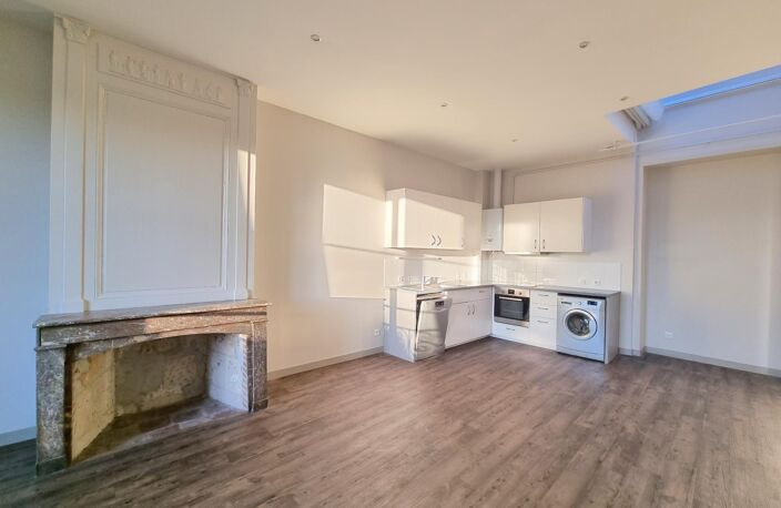 Location appartement 3 pièces 120 m² à Tours (37000) — photo 2