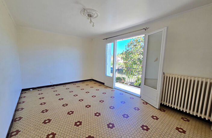 Maison familiale lumineuse de 123m² avec jardin clos et beau potentiel — photo 3